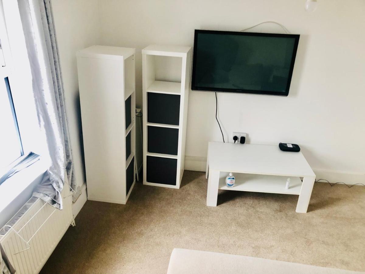 Charming Town Centre 3 Double Beds Home Free Parking ทอนบริดจ์ ภายนอก รูปภาพ