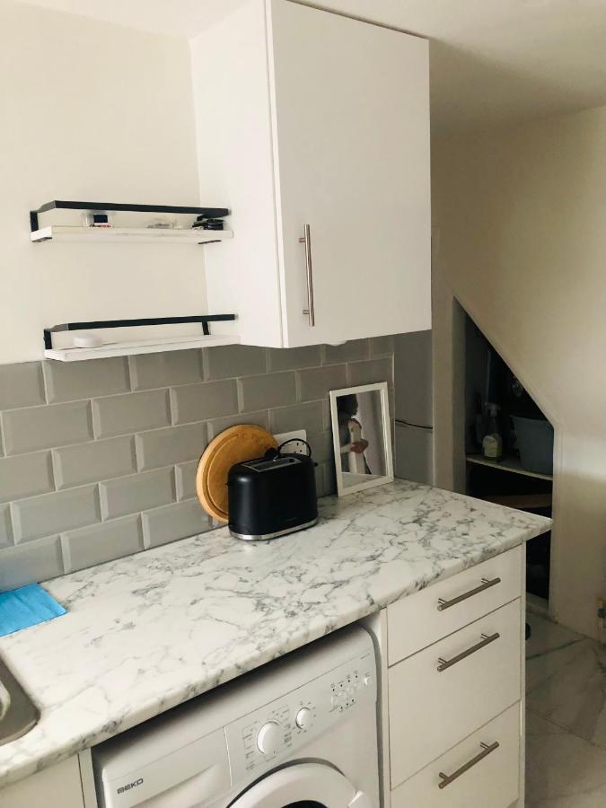Charming Town Centre 3 Double Beds Home Free Parking ทอนบริดจ์ ภายนอก รูปภาพ