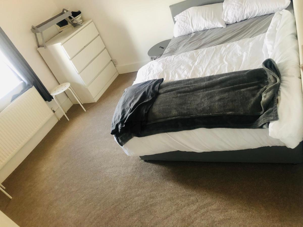 Charming Town Centre 3 Double Beds Home Free Parking ทอนบริดจ์ ภายนอก รูปภาพ