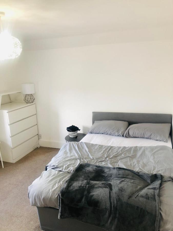 Charming Town Centre 3 Double Beds Home Free Parking ทอนบริดจ์ ภายนอก รูปภาพ